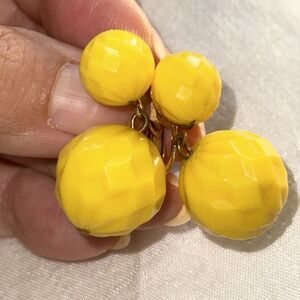 Vintage 60s/70s Vogue brand large yellow plastic ball clip on drop earrings
